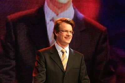 Dashan (Mark Rowswell) hosting a live broadcast for China Central Television in November 2006